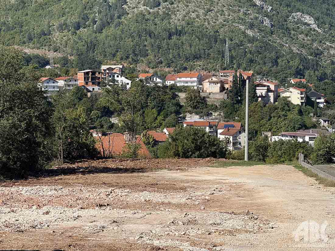 Nakon rasvjete, širokobriješko gradsko groblje Mekovac napokon je dobilo i videonadzor Nakon rasvjete, širokobriješko gradsko groblje Mekovac napokon je dobilo i videonadzor