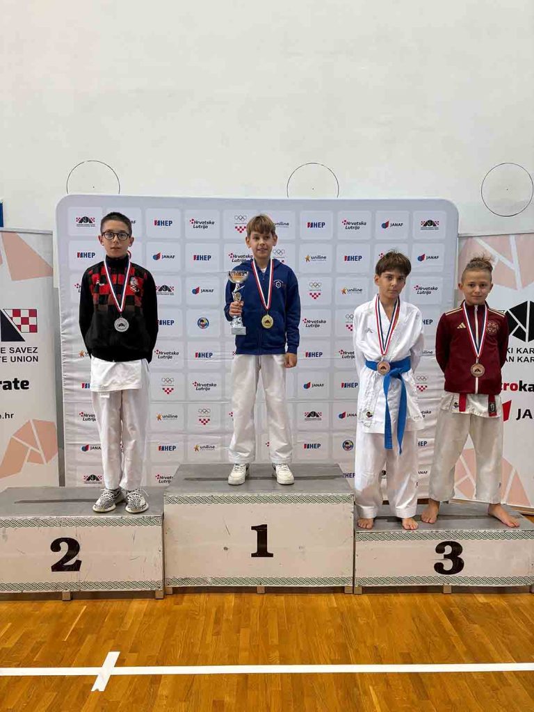 Veliki uspjeh Karate kluba Široki – viceprvaci i bronca s prvog dana Prvenstva Hrvatske!