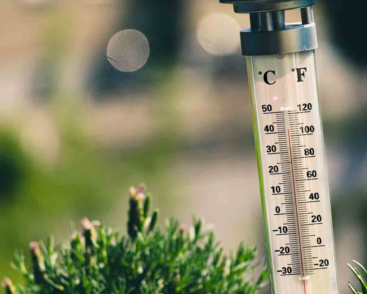 Crveni meteoalarm u Hercegovini: Živa u termometru ide i do 41°C, toplinski val ne popušta ni idući tjedan Crveni meteoalarm u Hercegovini: Živa u termometru ide i do 41°C, toplinski val ne popušta ni idući tjedan