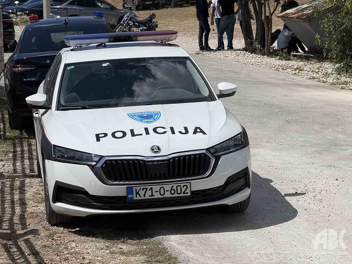 MOSTAR: Pet prijava iz oblasti kriminaliteta i četiri narušavanja javnog reda i mira MOSTAR: Pet prijava iz oblasti kriminaliteta i četiri narušavanja javnog reda i mira