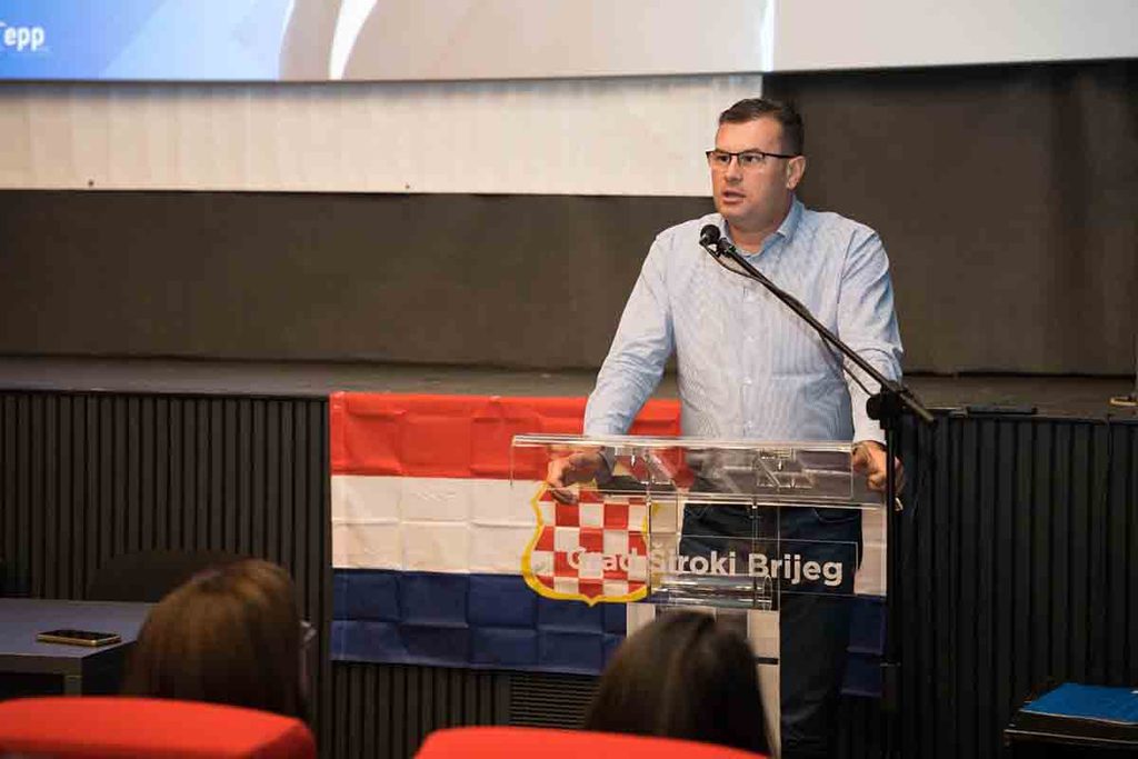 hdz siroki kampanja lijeva obala dario knezovic 6