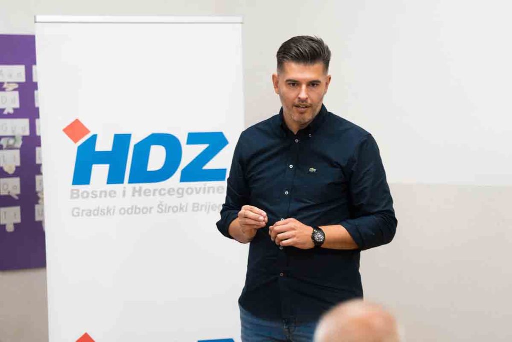 ivo pavkoviv siroki