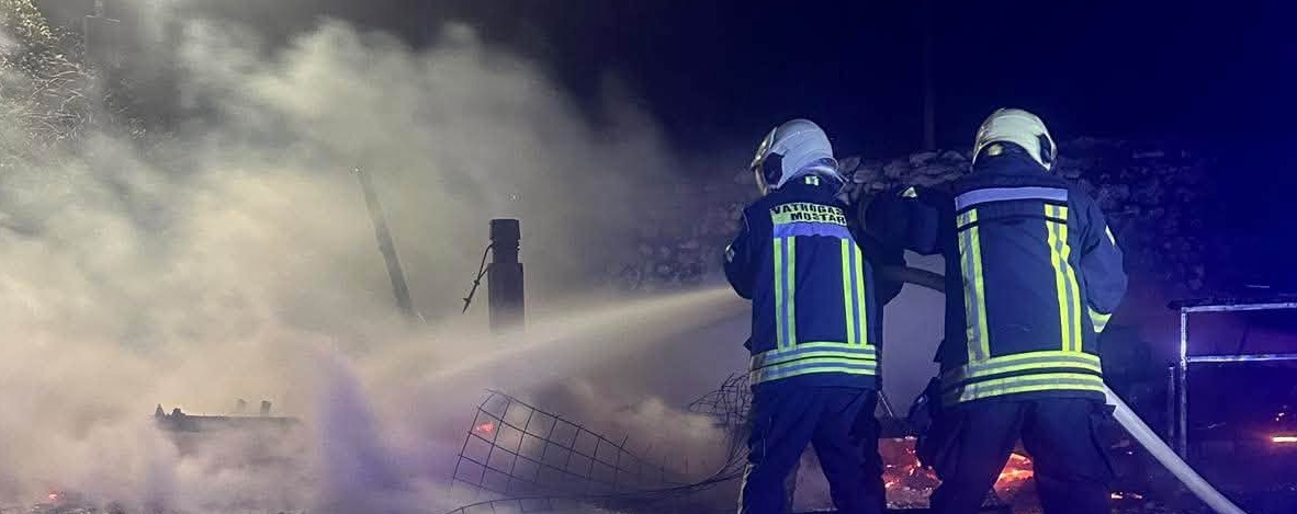 Mostar: Zapalio se ugostiteljski objekt Mostar: Zapalio se ugostiteljski objekt
